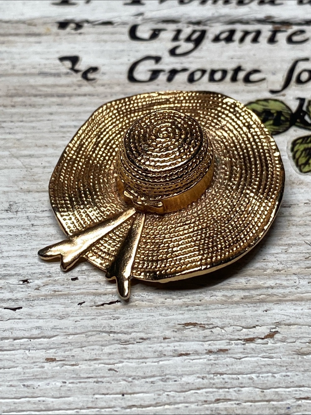 🍇 Michelle Lynn Scarf Clip Gold Tone Vintage